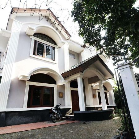Backpack Syariah Cempaka Putih Barat Hostel Jakarta Exterior photo